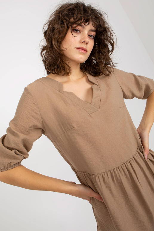 Tumši bēša, brīvi volāni Harly kleita...