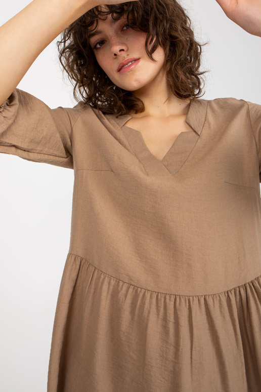 Tumši bēša, brīvi volāni Harly kleita...