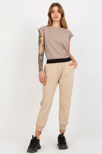 Bēšas pamata treniņbikses... 2