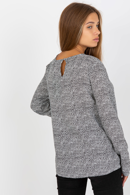 Melna sieviešu viskozes blūze ar apdruku Melna sieviešu viskozes blūze ar apdruku