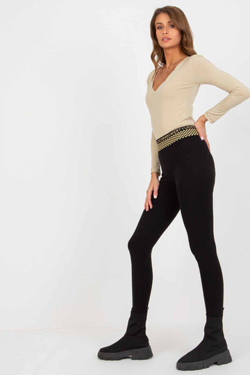 Melni sieviešu ikdienas...