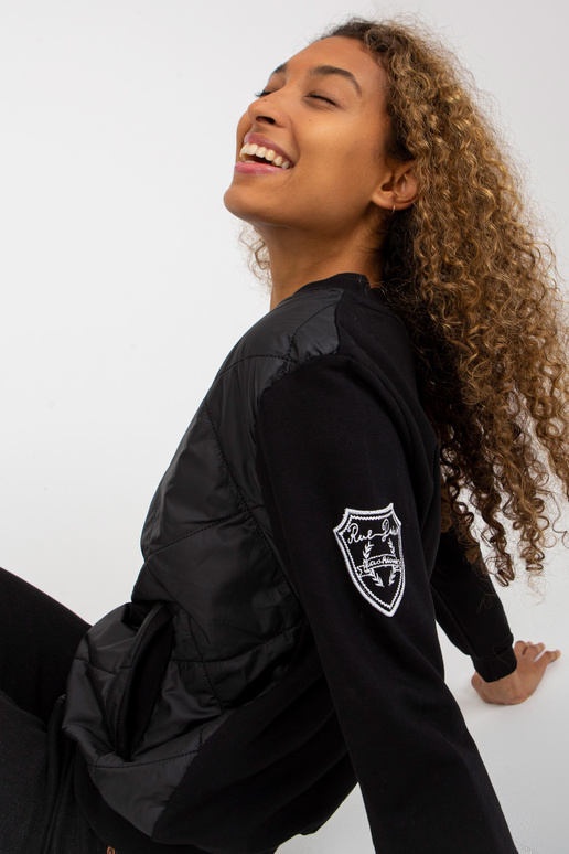 Melns stepēts bomber džemperis ar RUE...