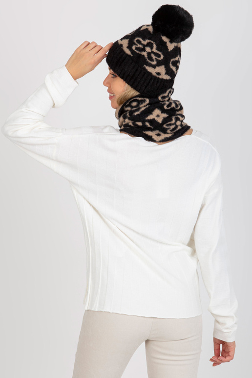 Melna un bēša sieviešu ziemas cepure...