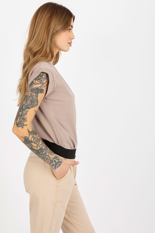 Tumši bēšs vienkrāsains kokvilnas... Tumši bēšs vienkrāsains kokvilnas...