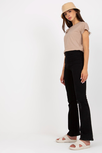 Bēšs sieviešu pamata...