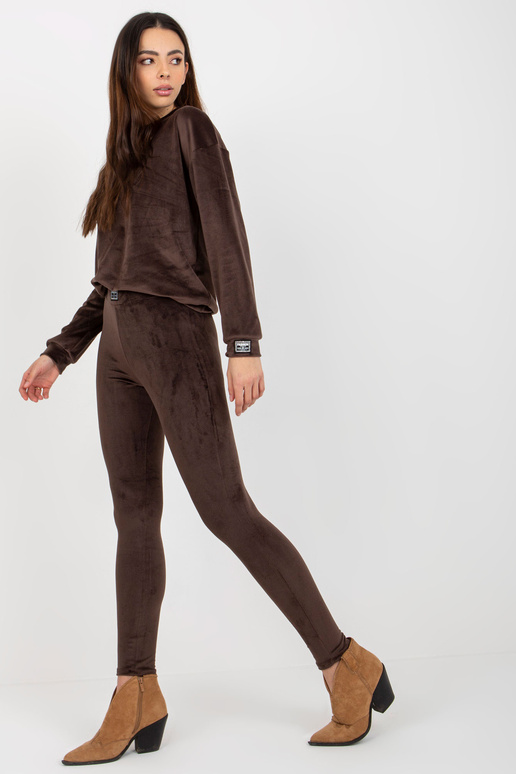 Tumši brūns sieviešu velūra komplekts...