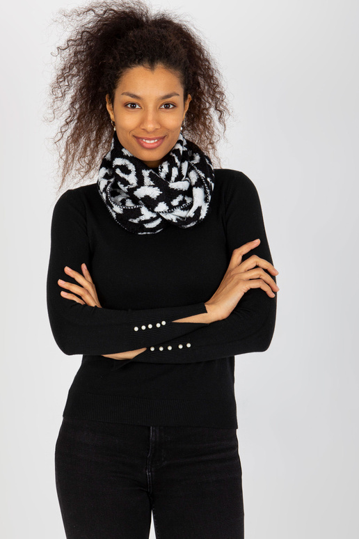 Balts un melns ziemas skurstenis ar...