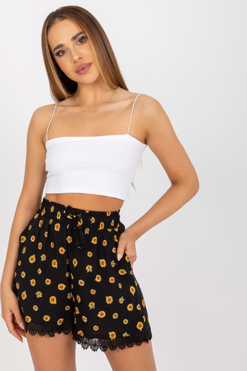 Melni gaiši ikdienas šorti... 2