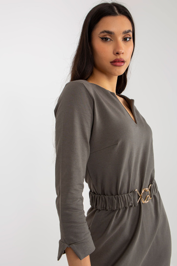 Haki krāsas taisna džempera... 2