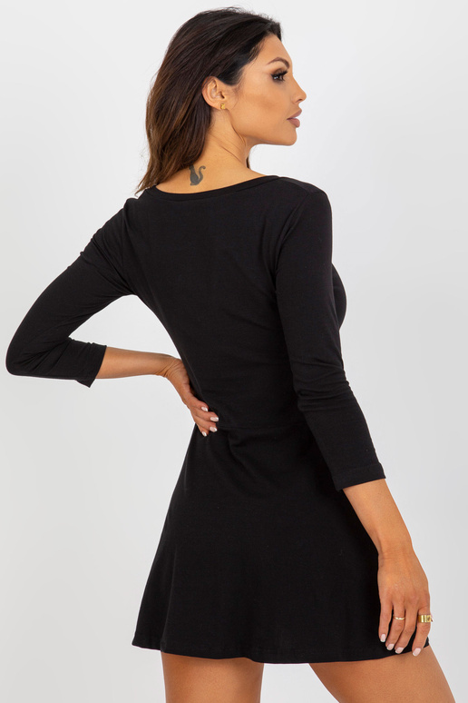 Melna, uzliesmota pamata mini kleita...