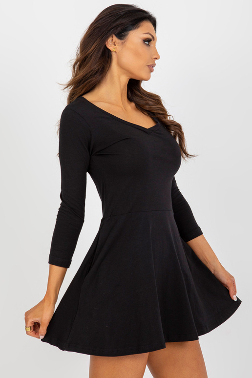 Melna, uzliesmota pamata mini kleita...