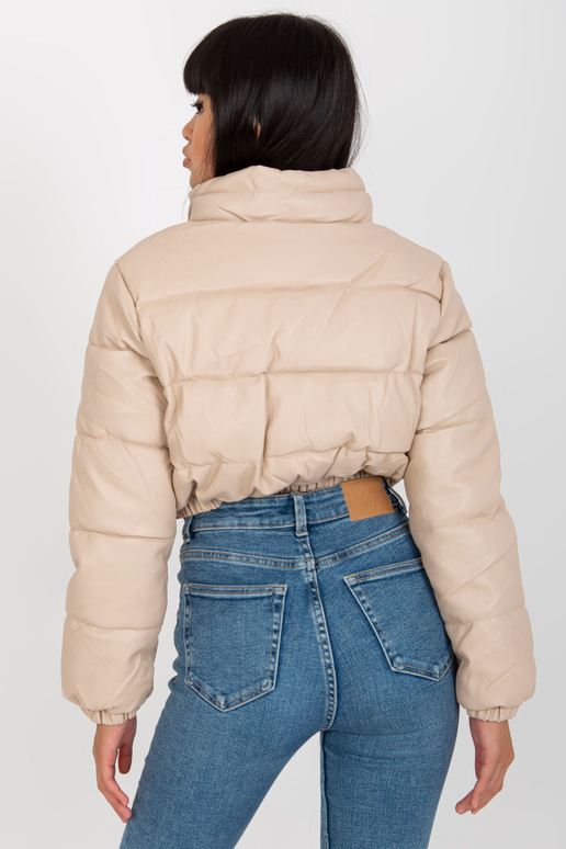 Gaiši bēša īsa ziemas jaka ar vatējumu Gaiši bēša īsa ziemas jaka ar vatējumu