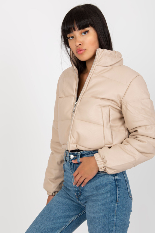 Gaiši bēša īsa ziemas jaka ar vatējumu Gaiši bēša īsa ziemas jaka ar vatējumu