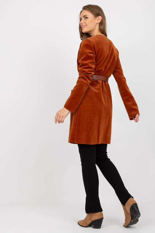 Gaiši brūns elegants gultas pārklājs...