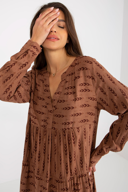 Brūna brīva kleita ar apdrukām un...