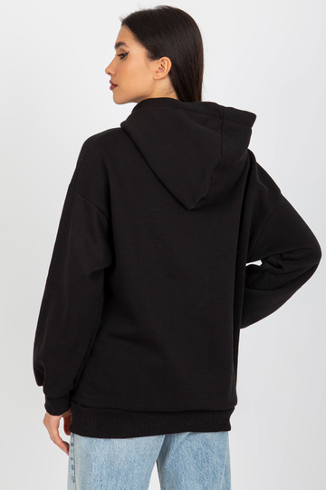 Melns sporta krekls ar burtu M