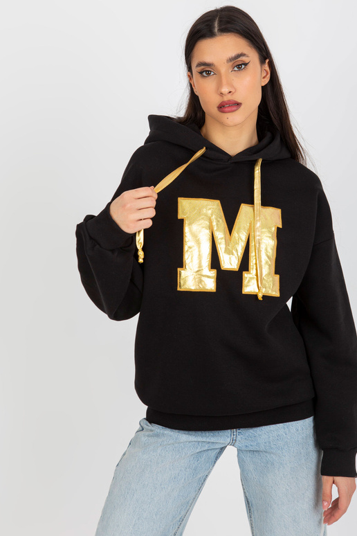 Melns sporta krekls ar burtu M