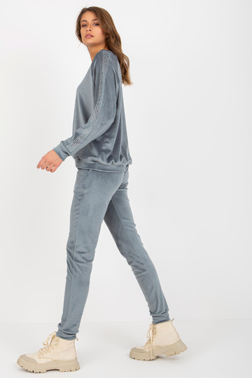 Netīri zils divdaļīgs... 2