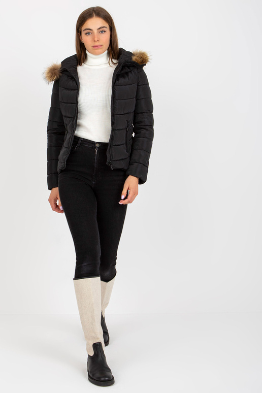 Melna stepēta pārejas jaka ar kapuci