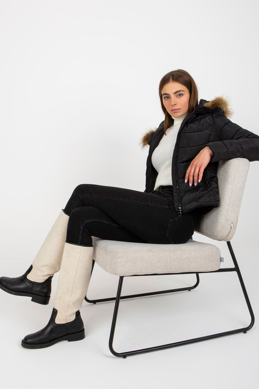 Melna stepēta pārejas jaka ar kapuci