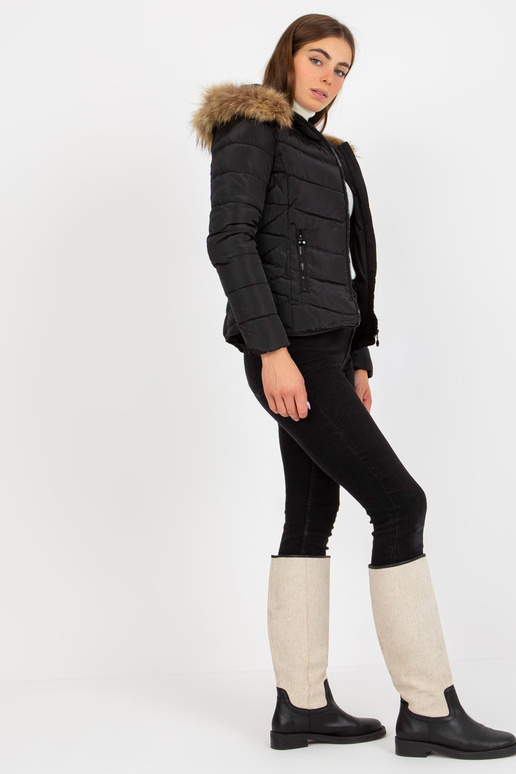 Melna stepēta pārejas jaka ar kapuci