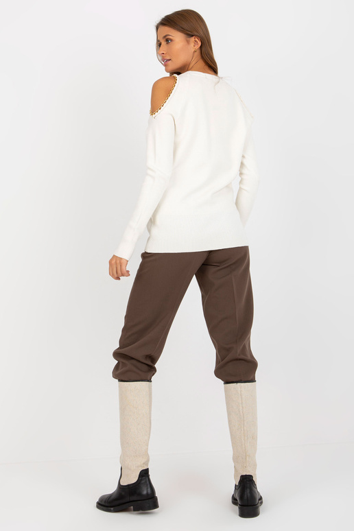 Ecru pulovers ar Nackten Schulttern...