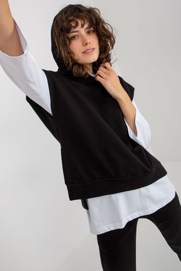 Melns trīsdaļīgs ikdienas...