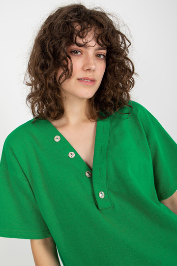 Zaļš vasaras sporta kreklu... 2