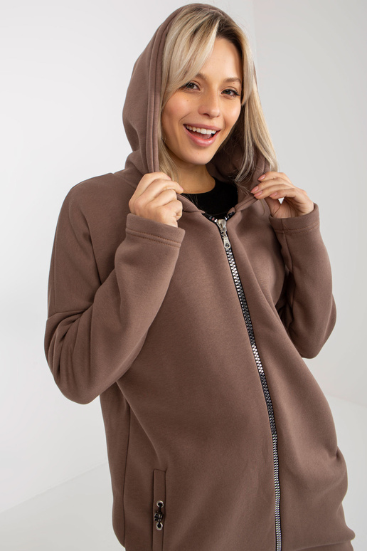 Brūnais sporta krekls pamata ar... Brūnais sporta krekls pamata ar...