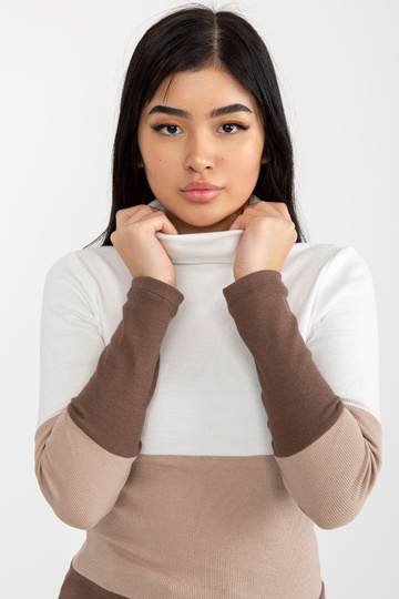 Ekrbrūna rievota pamata... 2