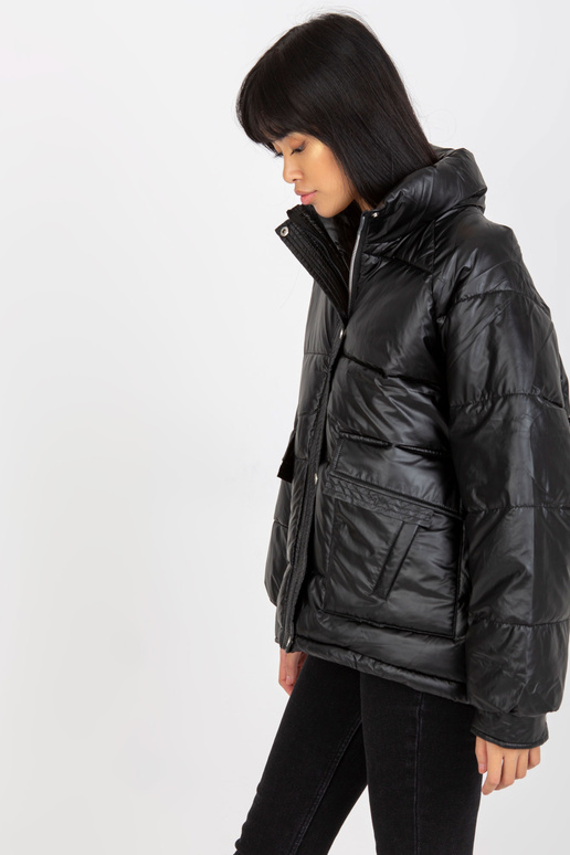 Melna dūnu stepēta ziemas jaka ar... Melna dūnu stepēta ziemas jaka ar...