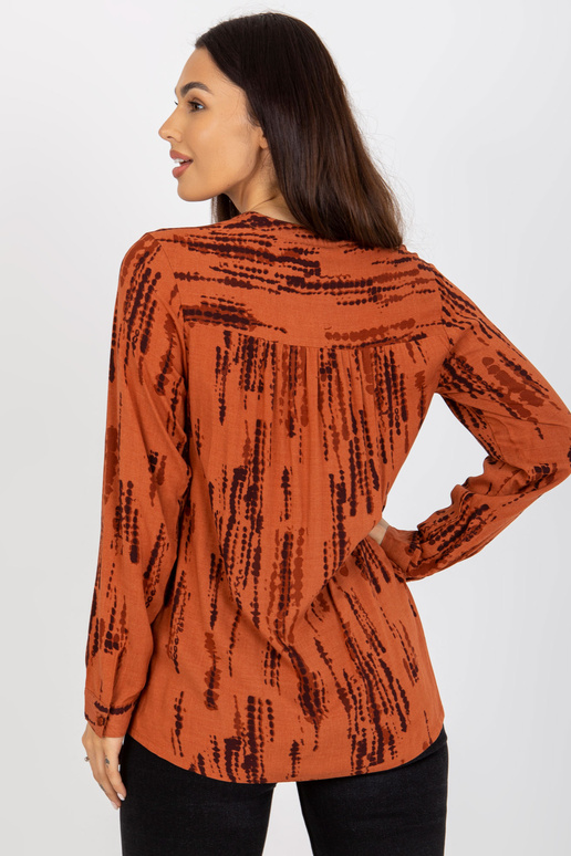 Gaiši brūna blūze ar apdruku un V...