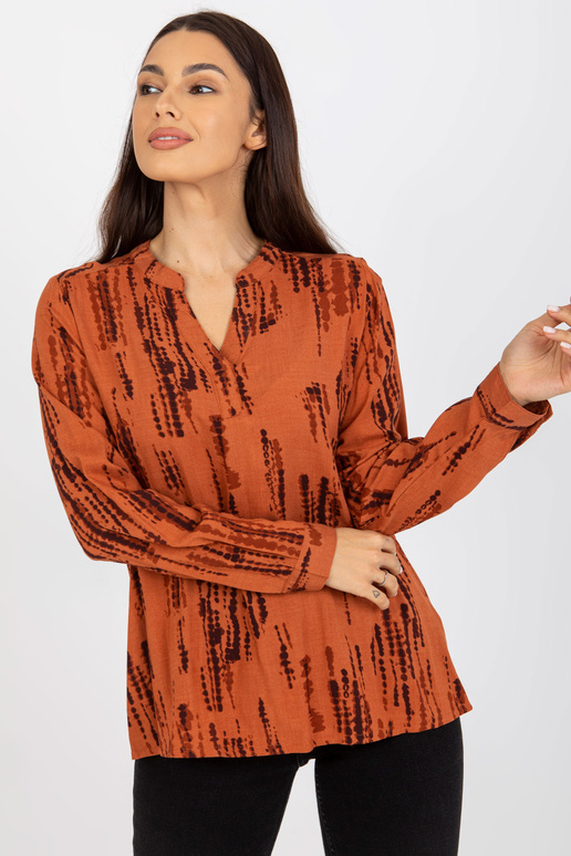 Gaiši brūna blūze ar apdruku un V...