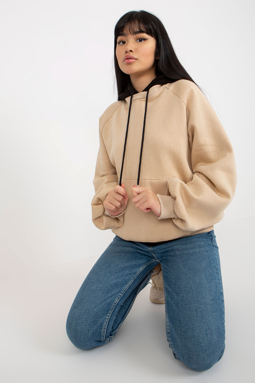 Bēša un melna sporta krekla oversize...