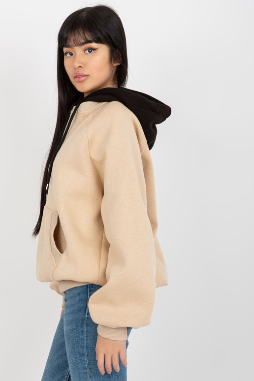 Bēša un melna sporta krekla oversize...