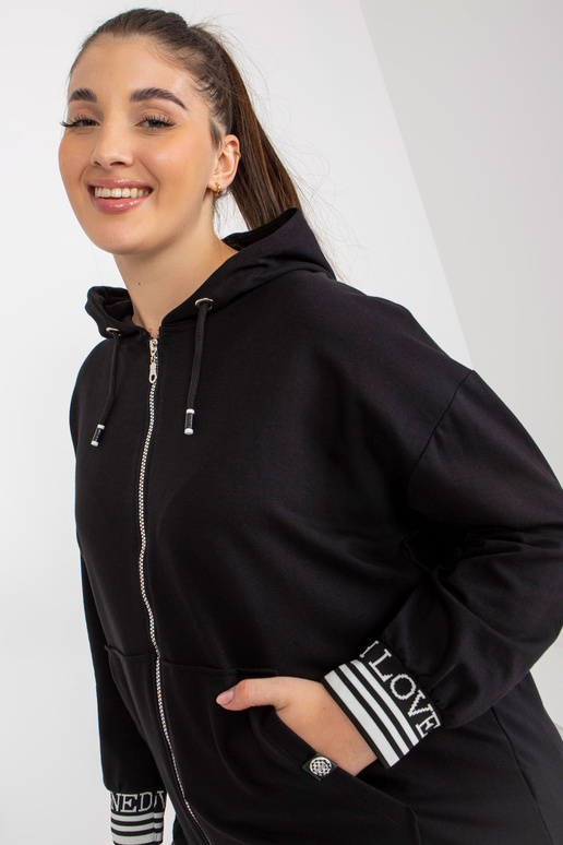 Melns sieviešu lielizmēra kapucis ar... Melns sieviešu lielizmēra kapucis ar...