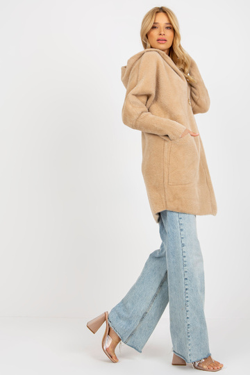 Kamieļu sieviešu alpakas...