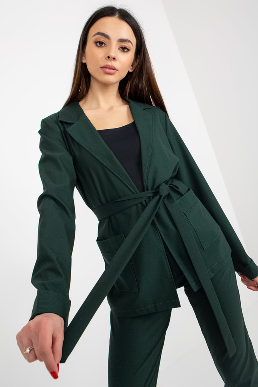 Tumši zaļa uzvalka jaka ar jostu un... Tumši zaļa uzvalka jaka ar jostu un...