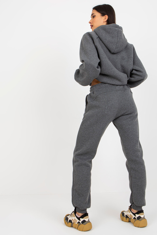 Tumši pelēka sporta krekla pamata...