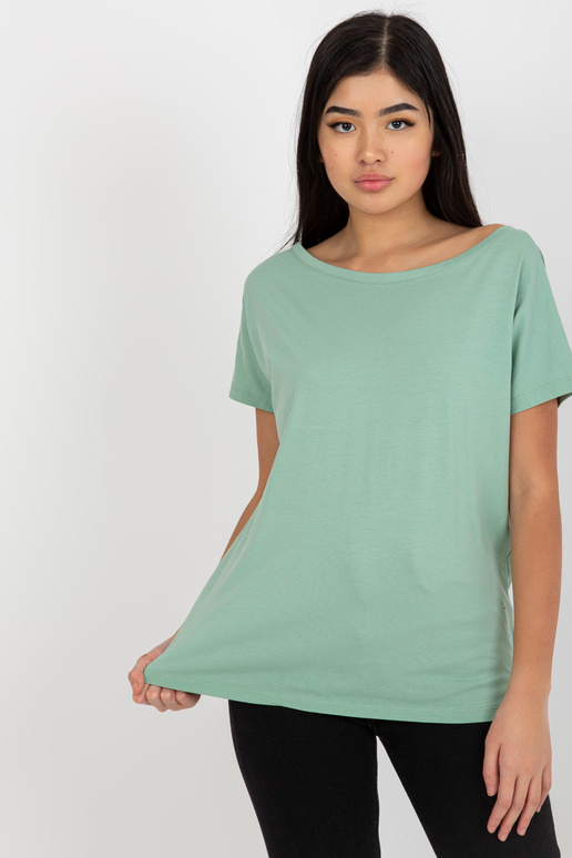 Pistāciju pamata t-krekls ar kaklu... Pistāciju pamata t-krekls ar kaklu...