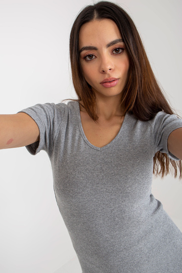 Pelēka pamata blūze ar... 2