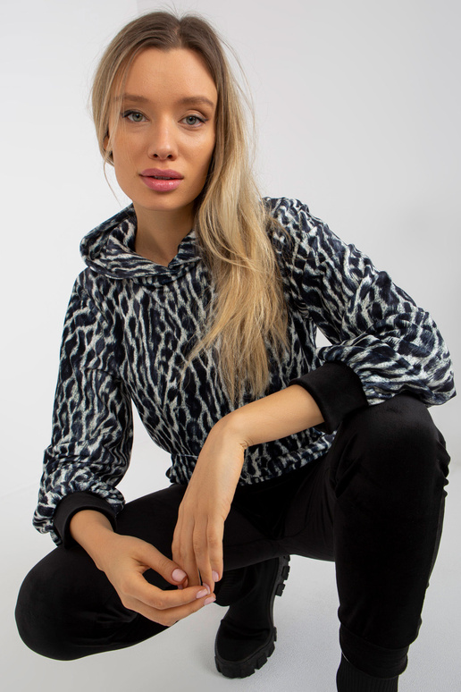 Balts un melns velūra komplekts ar...