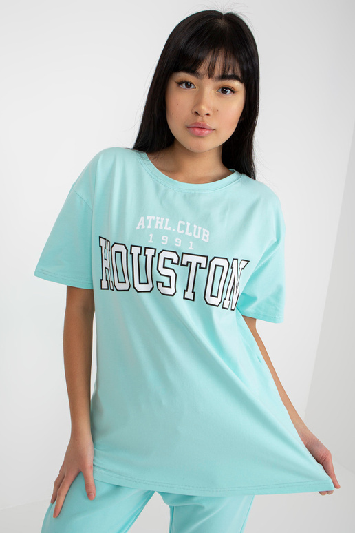 Piparmētru brīvs t-krekls ar uzrakstu