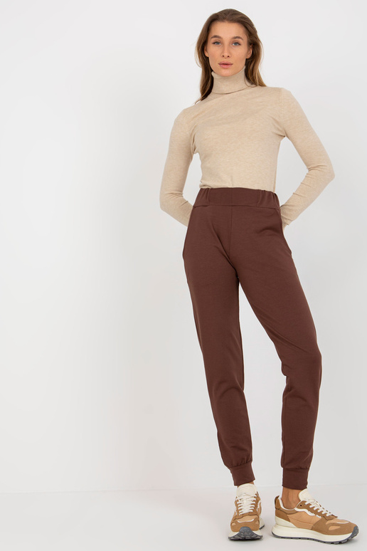 Brūnas treniņbikses ar spiedpogām... Brūnas treniņbikses ar spiedpogām...