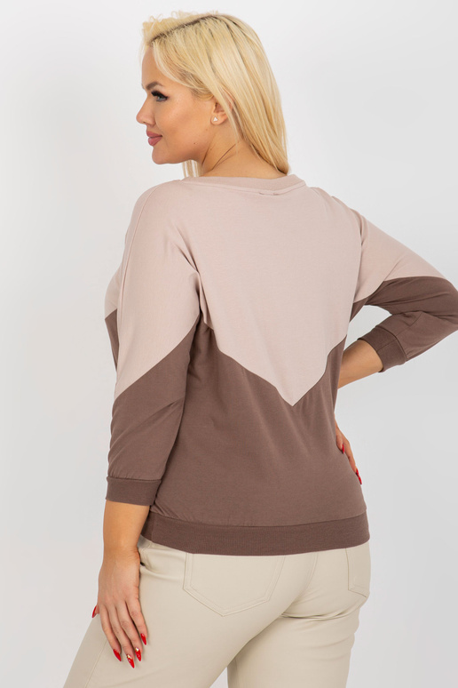 Bēša un brūna liela izmēra pamata...