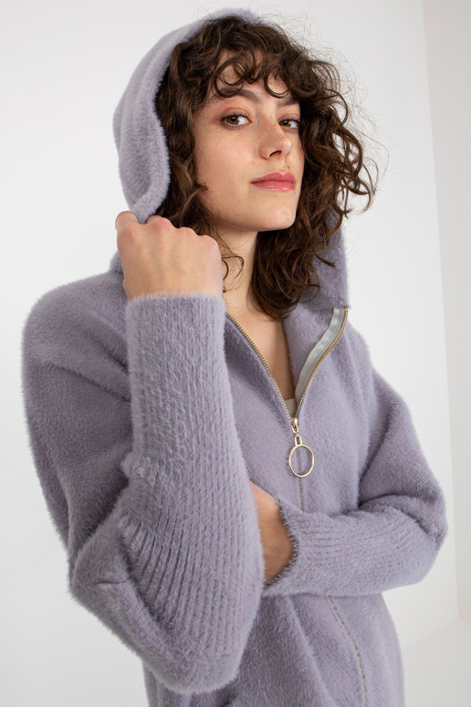 Gaiši violets sieviešu alpakas...