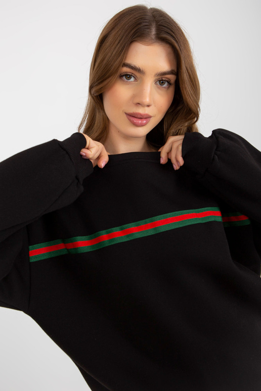 Melns džemperis bez kapuces ar jostu