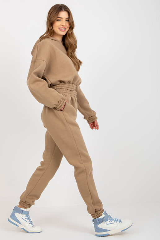 Tumši bēšs sieviešu sporta kreklu...