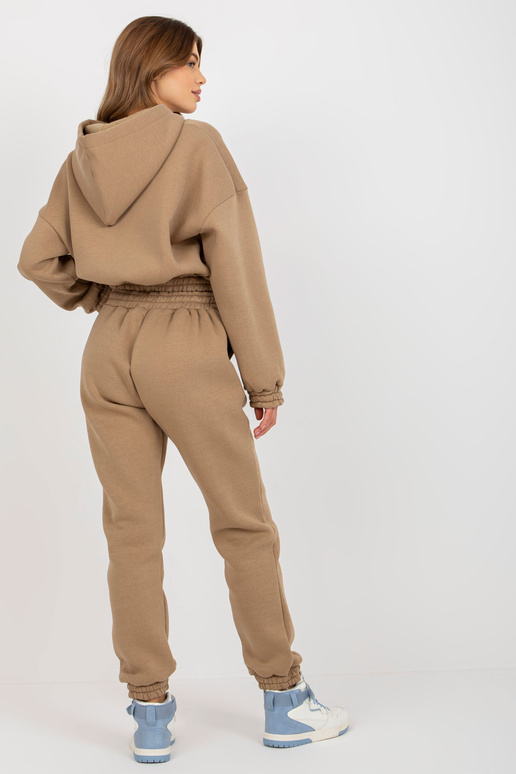 Tumši bēšs sieviešu sporta kreklu...