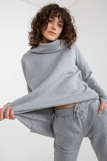 Pelēks sporta krekla... 2